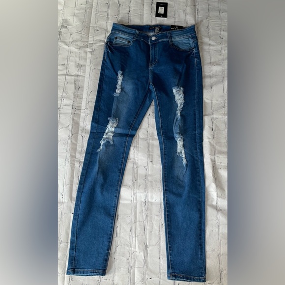 Fashion Nova Too Much Booty Jeans size:11 - Picture 4 of 5